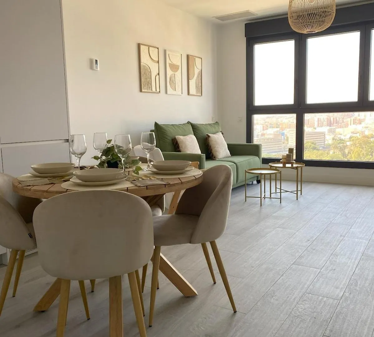Skyline Malaga Center, Luxury, Planta 20アパートメント